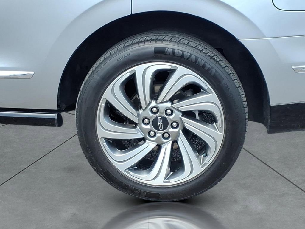 Used 2023 Lincoln Navigator Reserve image 4