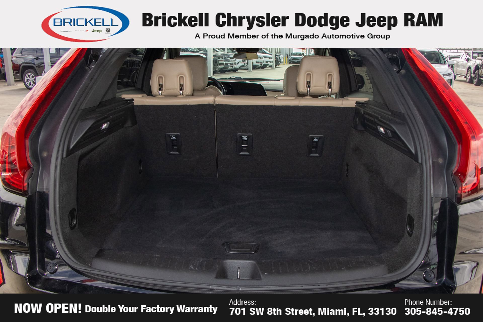 Used 2024 Cadillac XT4 Luxury w/ Cold Weather Package image 9