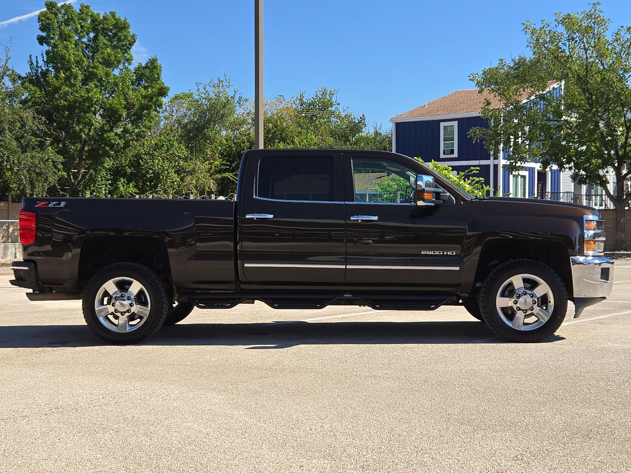 Used 2018 Chevrolet Silverado 2500 LTZ w/ Vortec Plus Package AWD/4WD image 2