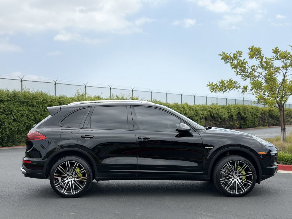 Used 2016 Porsche Cayenne S AWD/4WD image 10