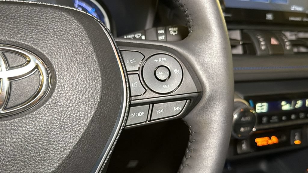 Used 2020 Toyota RAV4 XSE AWD/4WD image 25