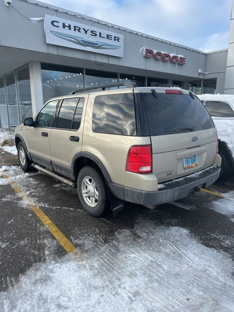 Used 2003 Ford Explorer XLT image 3