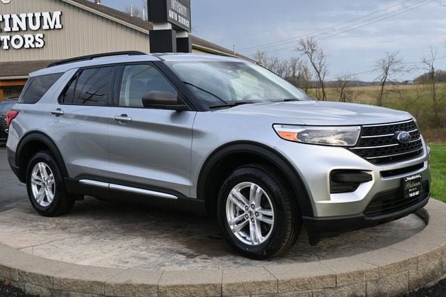 Used 2020 Ford Explorer XLT w/ Comfort Package AWD/4WD image 3