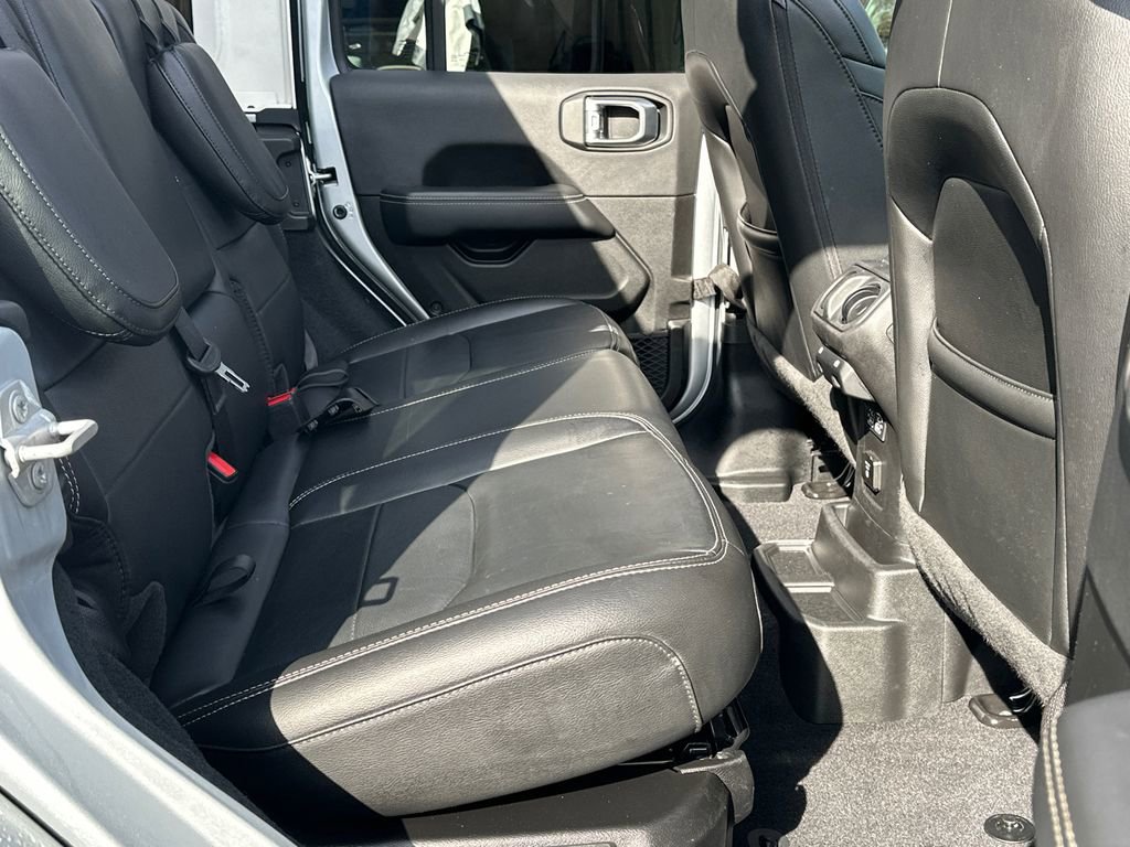 Used 2022 Jeep Wrangler Unlimited Sahara w/ Cold Weather Group image 9