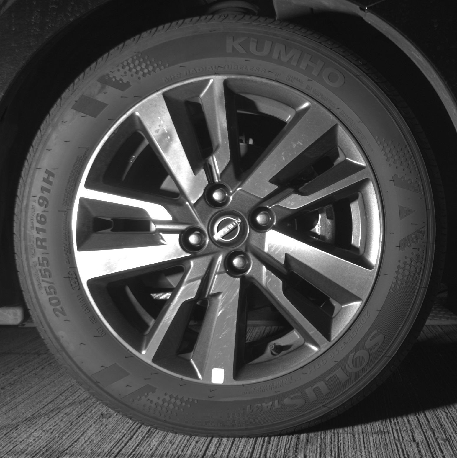 Used 2025 Nissan Versa SV image 13