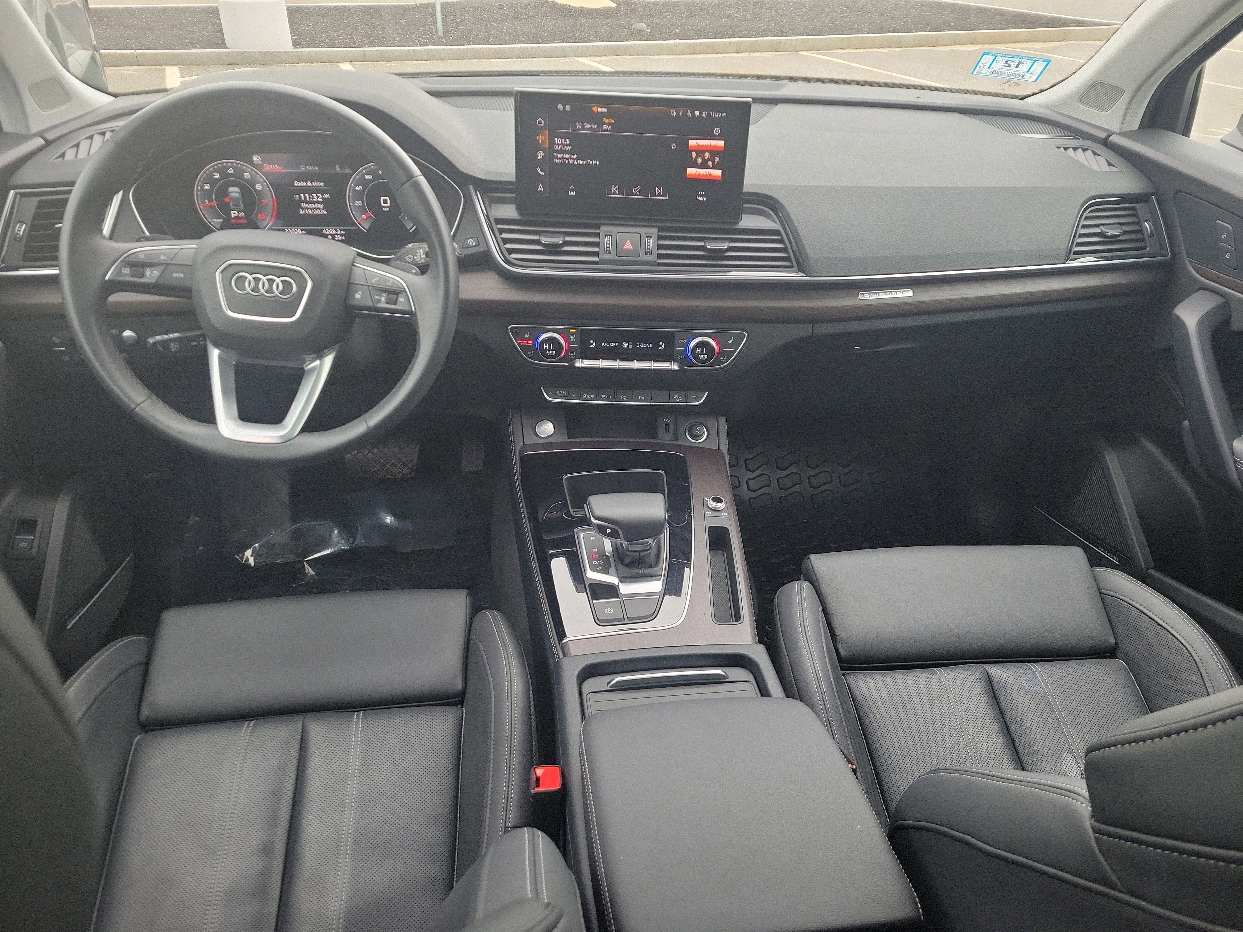 Used 2024 Audi Q5 2.0T Prestige w/ Prestige Package image 3