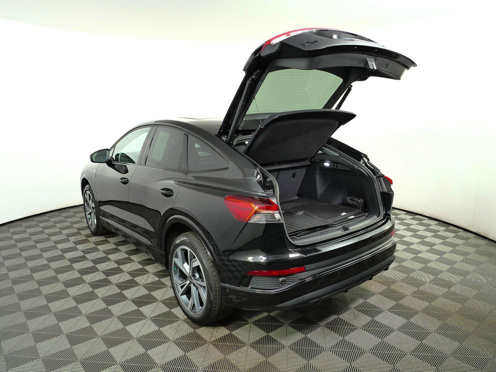 Used 2023 Audi Q4 e-tron Prestige w/ Black Optic Package AWD/4WD image 28