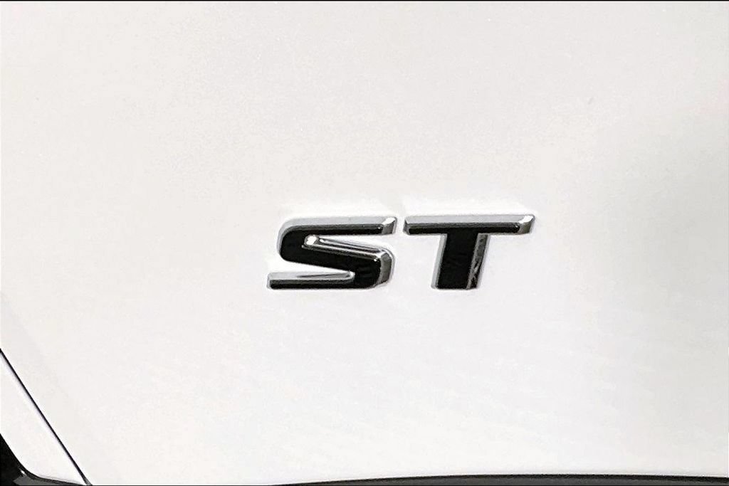 New 2026 Buick Envision Sport Touring AWD/4WD image 9