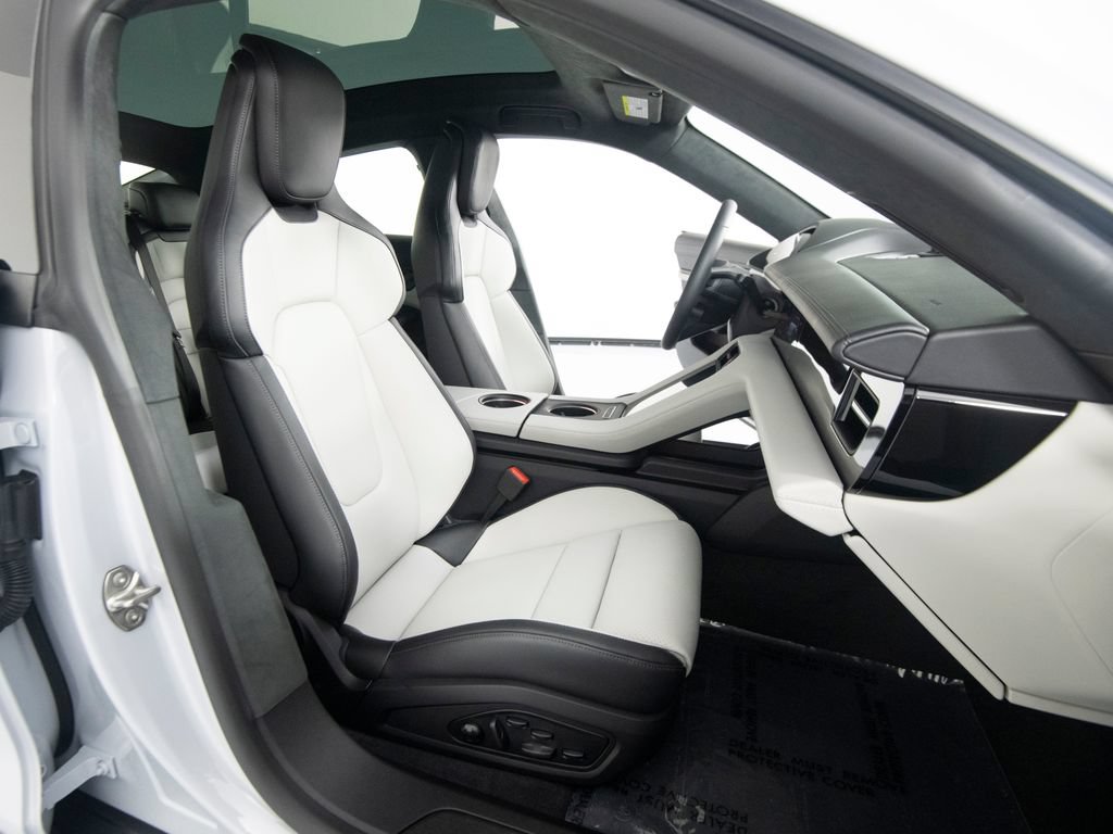 New 2026 Porsche Taycan GTS AWD/4WD image 35