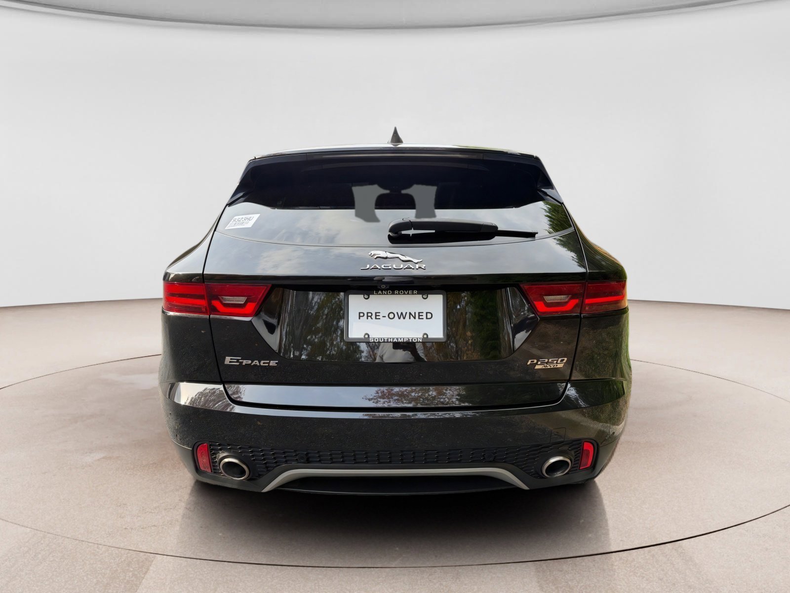 Used 2020 Jaguar E-PACE SE image 3