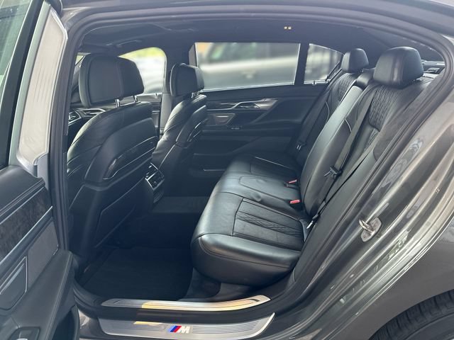 Used 2017 BMW 750i xDrive AWD/4WD image 24
