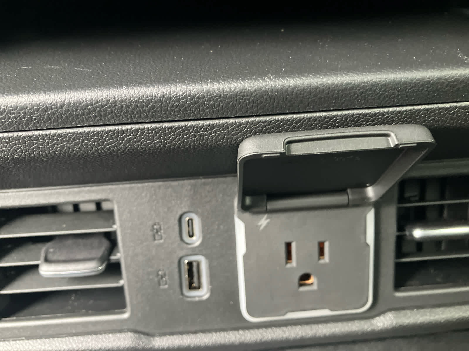 New 2026 GMC Sierra 1500 SLE w/ X31 Off-Road Package AWD/4WD image 36