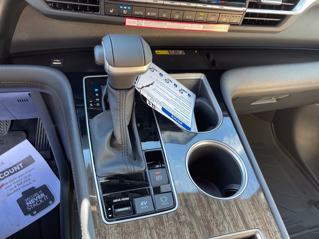 New 2026 Toyota Sienna Platinum AWD/4WD image 17