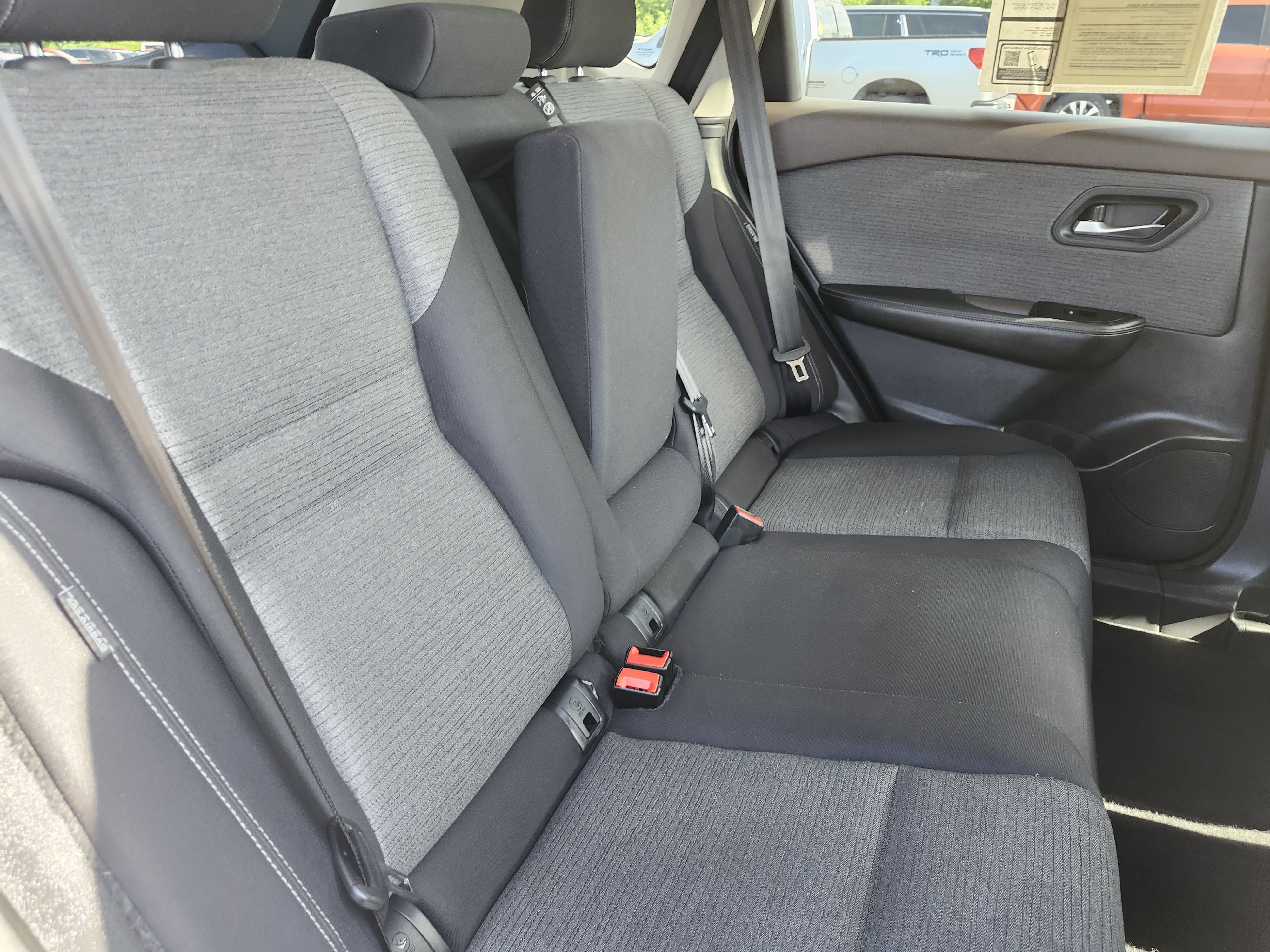 Used 2023 Nissan Rogue SV AWD/4WD image 18