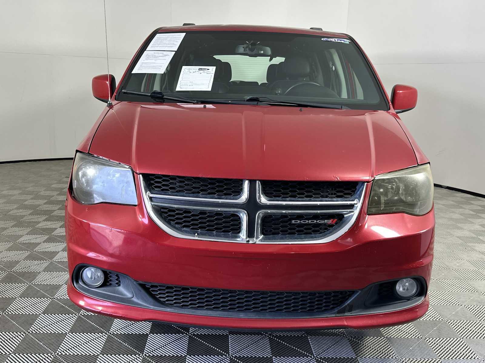 Used 2014 Dodge Grand Caravan SXT FWD image 3