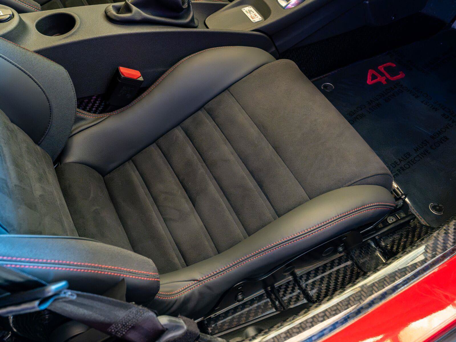 Used 2015 Alfa Romeo 4C Launch Edition w/ Convenience Group RWD image 21