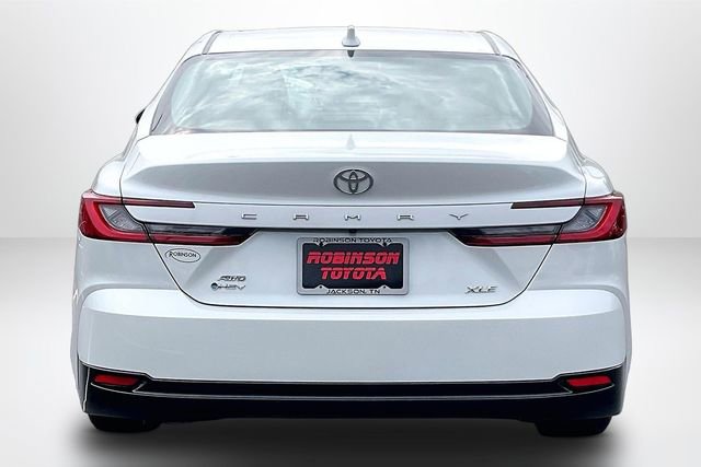 Used 2025 Toyota Camry XLE AWD/4WD image 4