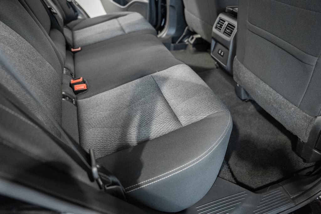 Used 2025 Nissan Rogue SV AWD/4WD image 25