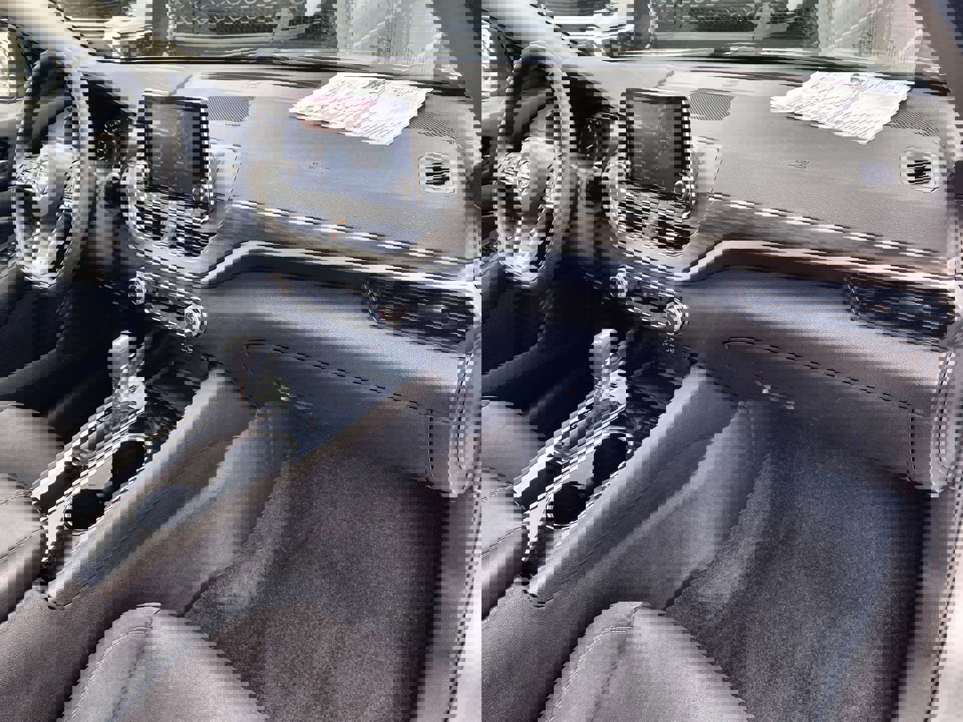 Used 2024 Nissan Altima 2.5 SV image 30