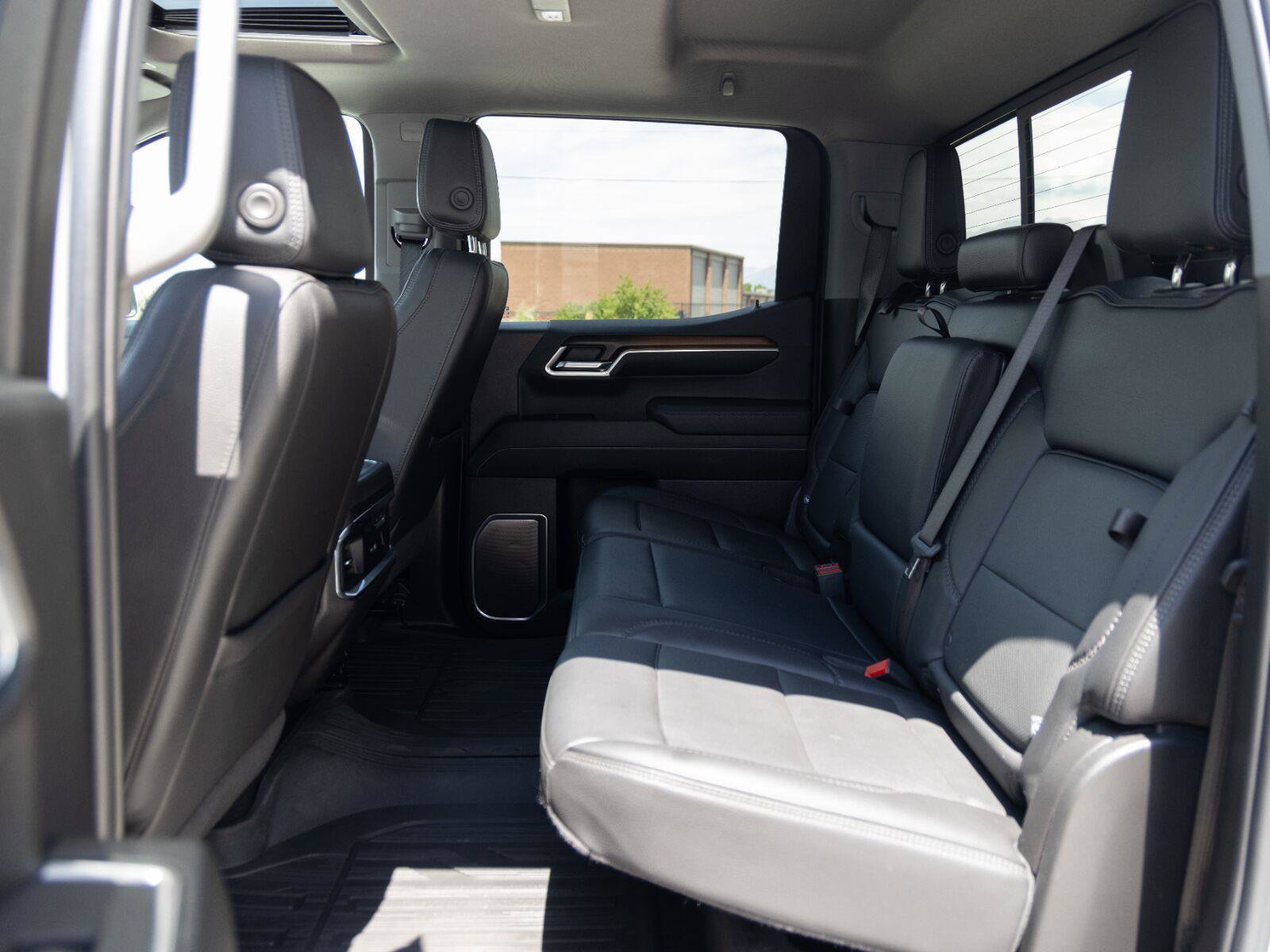 Used 2024 GMC Sierra 1500 Denali AWD/4WD image 17