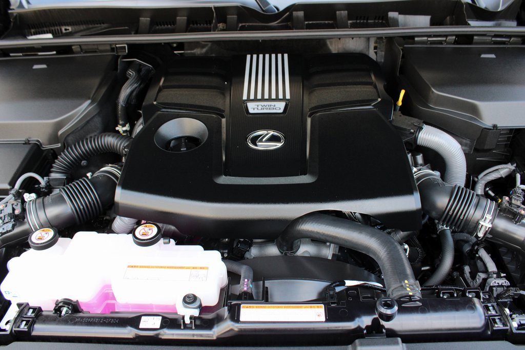 Used 2025 Lexus LX 600 4WD w/ Luxury Package image 33