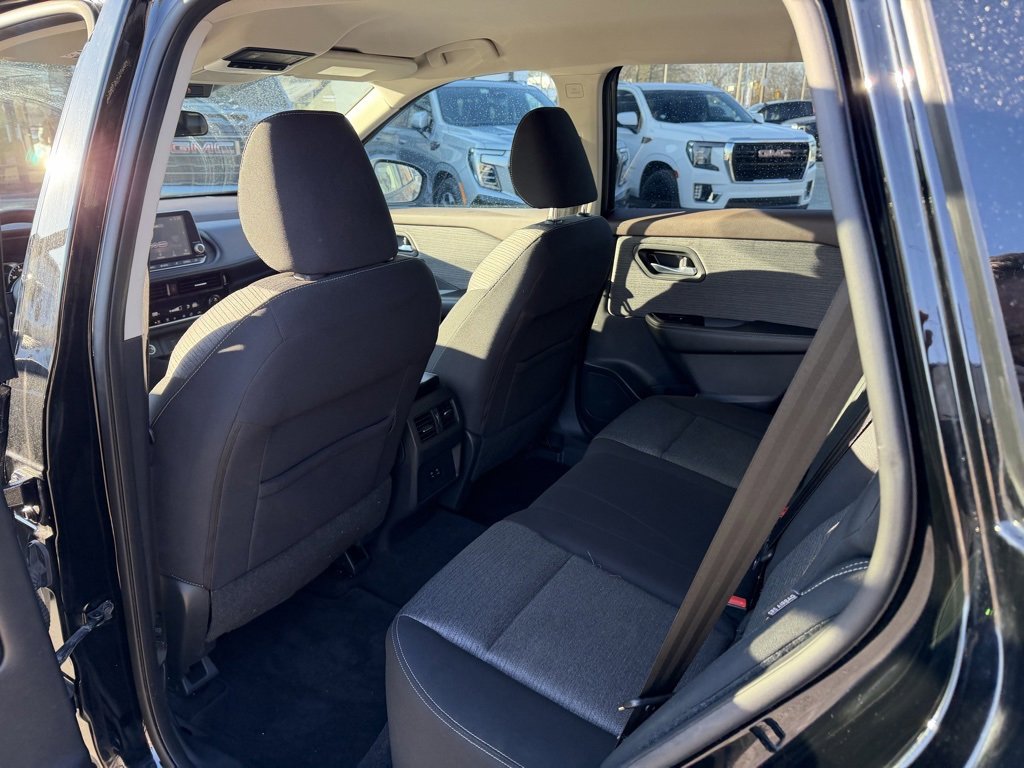 Used 2021 Nissan Rogue SV image 10