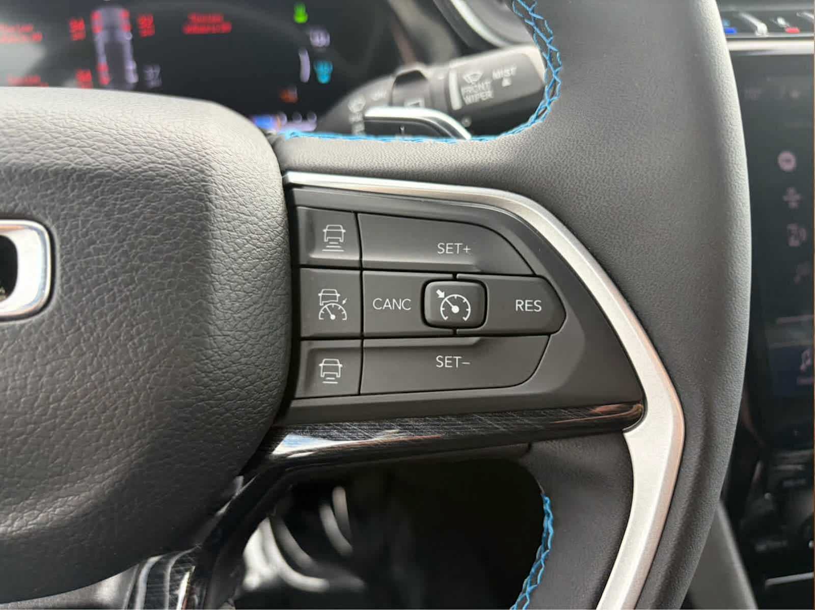 Used 2023 Jeep Grand Cherokee Trailhawk w/ Advanced Protech Group II AWD/4WD image 27