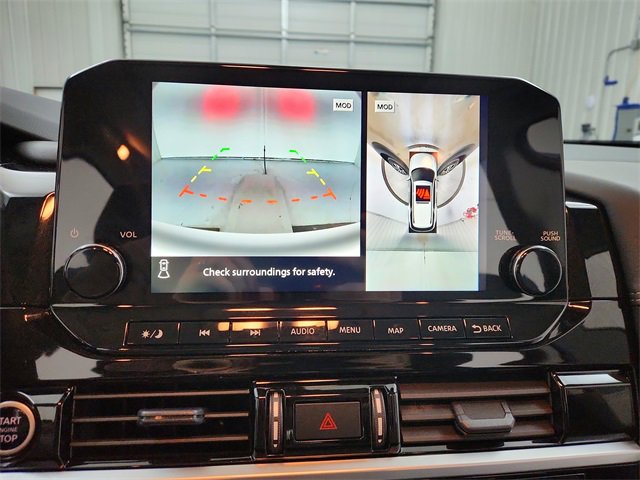 Used 2024 Nissan Pathfinder Platinum w/ Cargo Package image 30