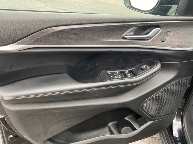 Used 2023 Jeep Grand Cherokee Limited AWD/4WD image 15