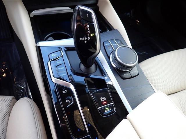 Used 2022 BMW 530e xDrive 530e xDrive w/ Premium Package image 16