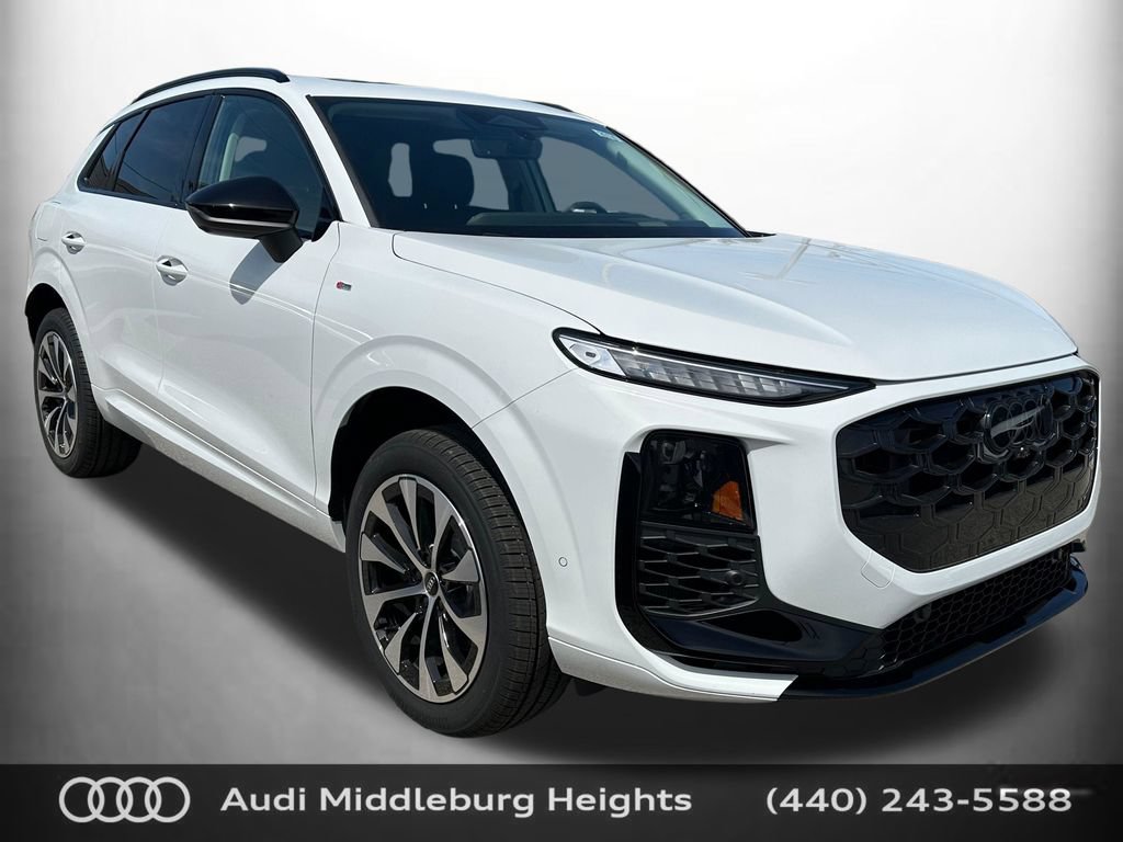 New 2026 Audi Q3 quattro 2.0T AWD/4WD image 1