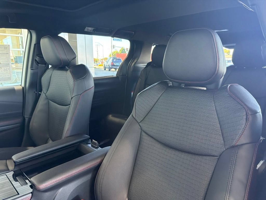 New 2026 Toyota Sienna XSE FWD image 19