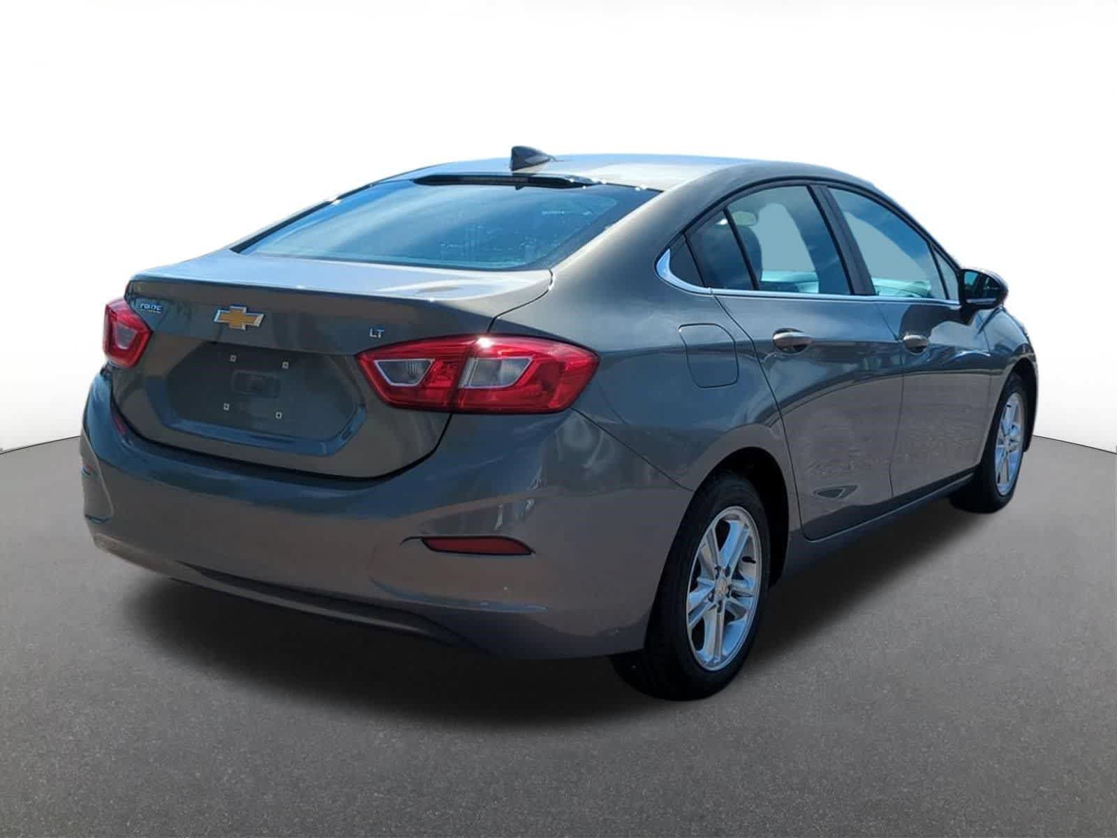 Used 2017 Chevrolet Cruze LT FWD image 6