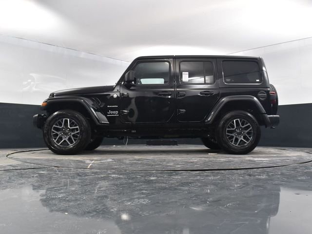 Used 2024 Jeep Wrangler Sahara image 41
