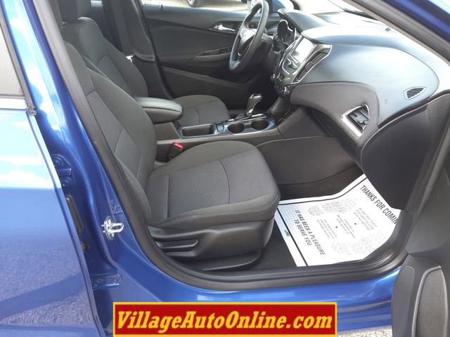 Used 2018 Chevrolet Cruze LT w/ Convenience Package image 40