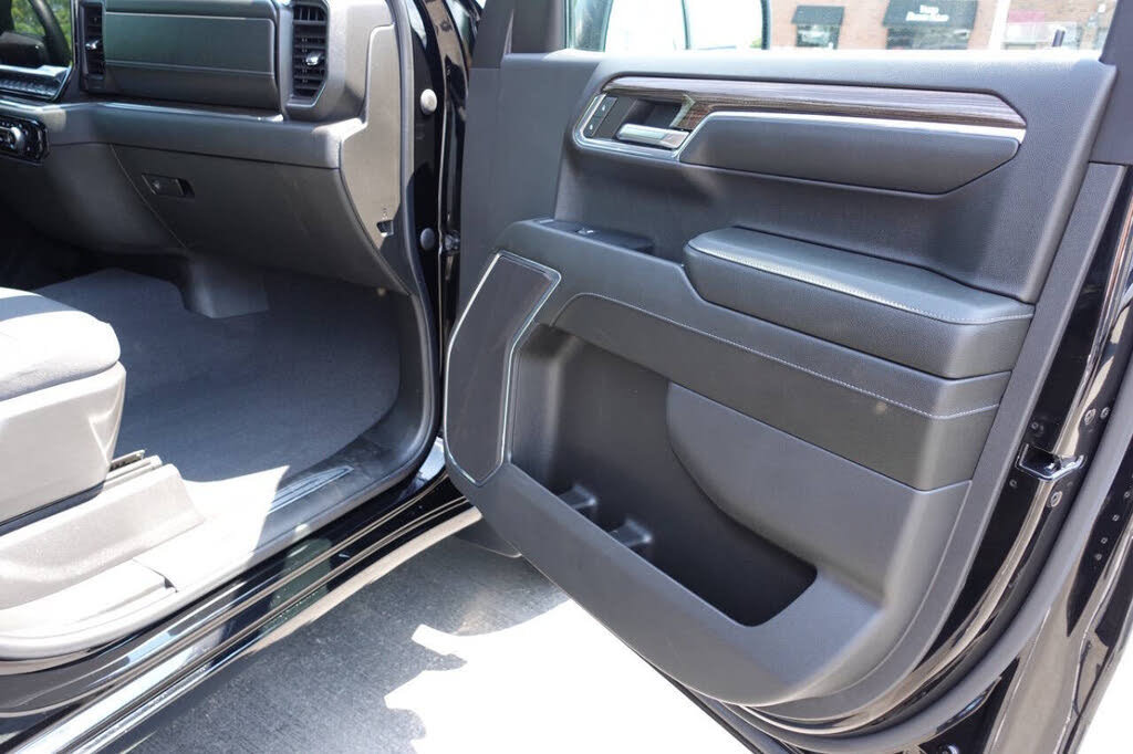 Used 2024 Chevrolet Silverado 1500 LT AWD/4WD image 34