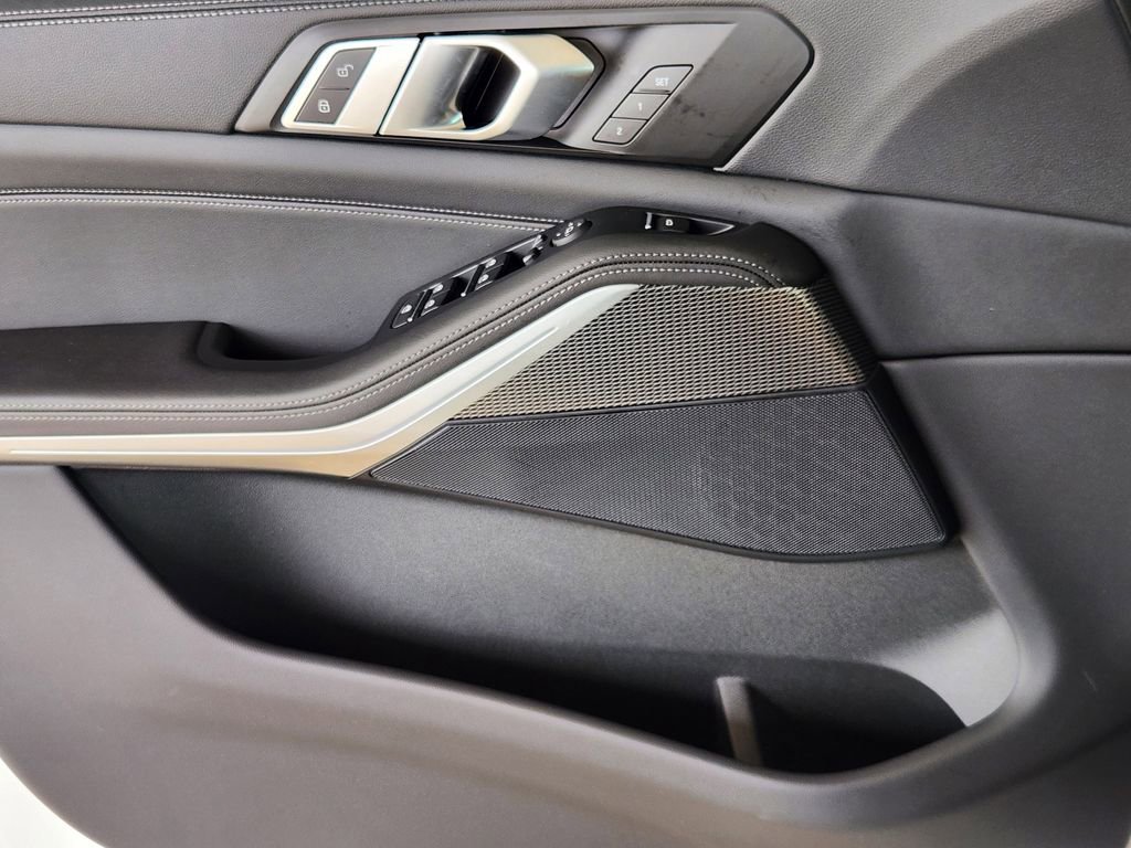 Used 2023 BMW X5 sDrive40i w/ M Sport Package image 22