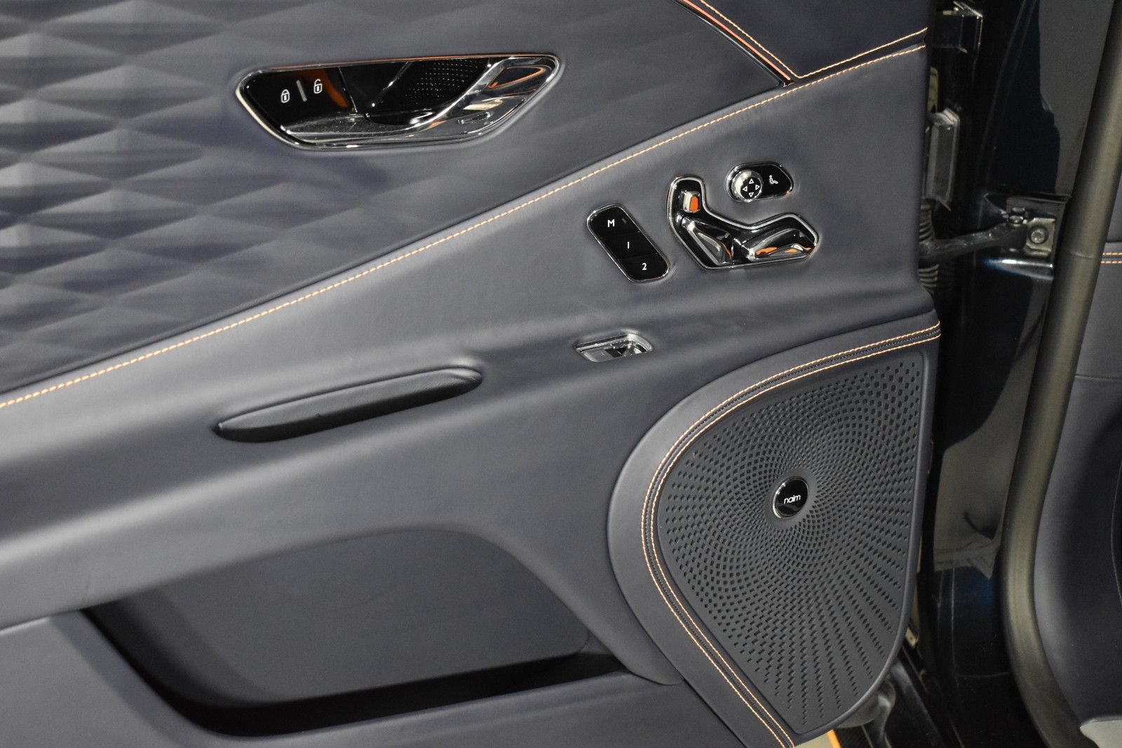 Certified 2024 Bentley Flying Spur S V8 AWD/4WD image 38