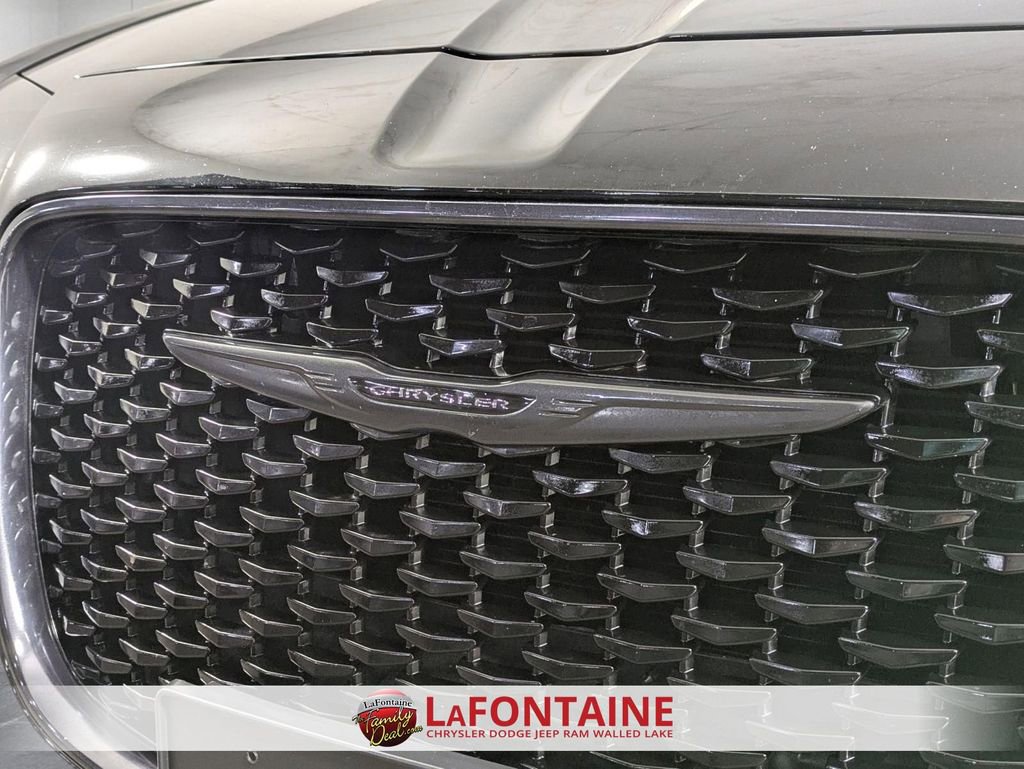 Used 2023 Chrysler 300 Touring L w/ Popular Equipment Group image 9