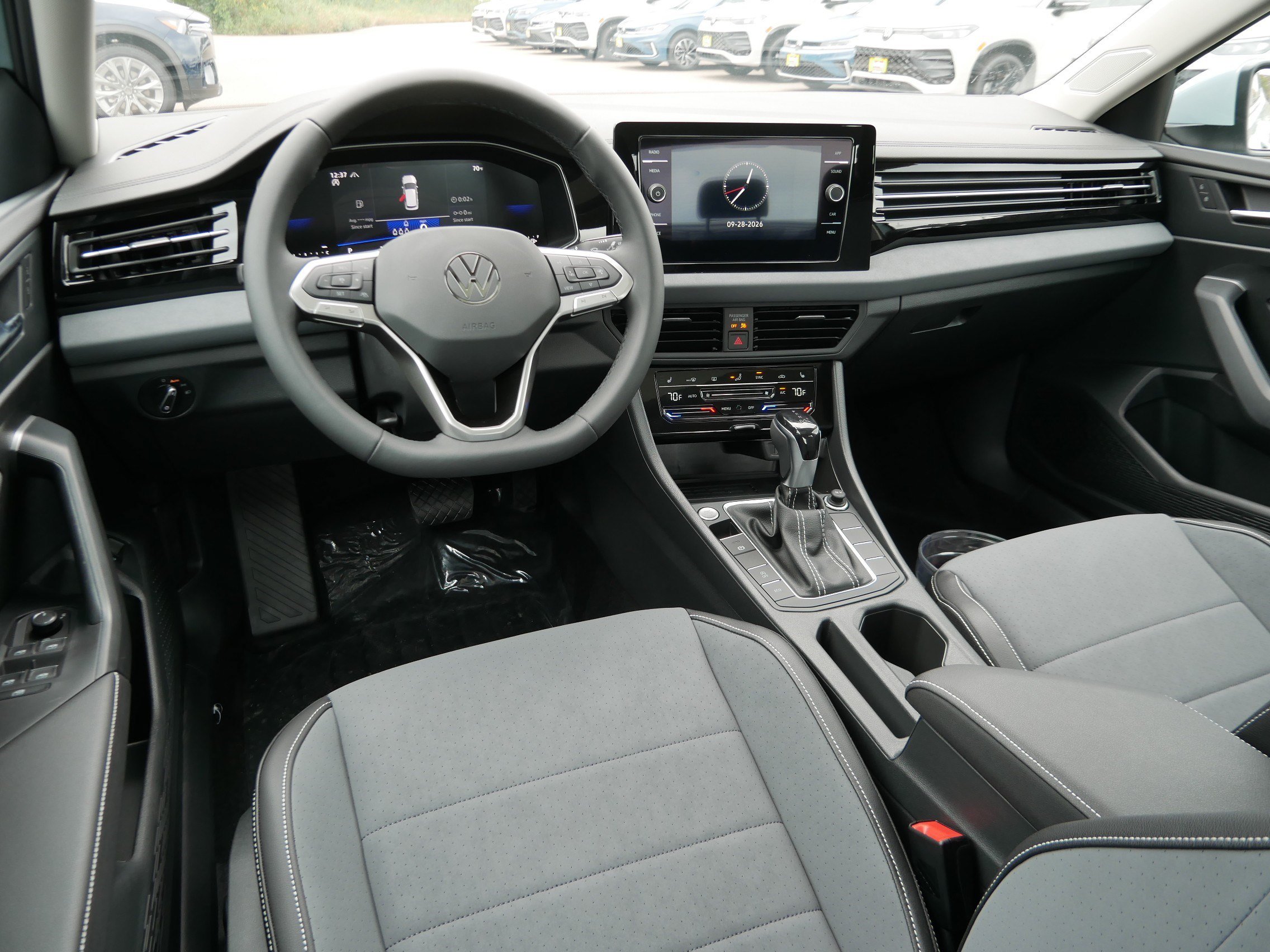 New 2027 Volkswagen Jetta SE FWD image 7