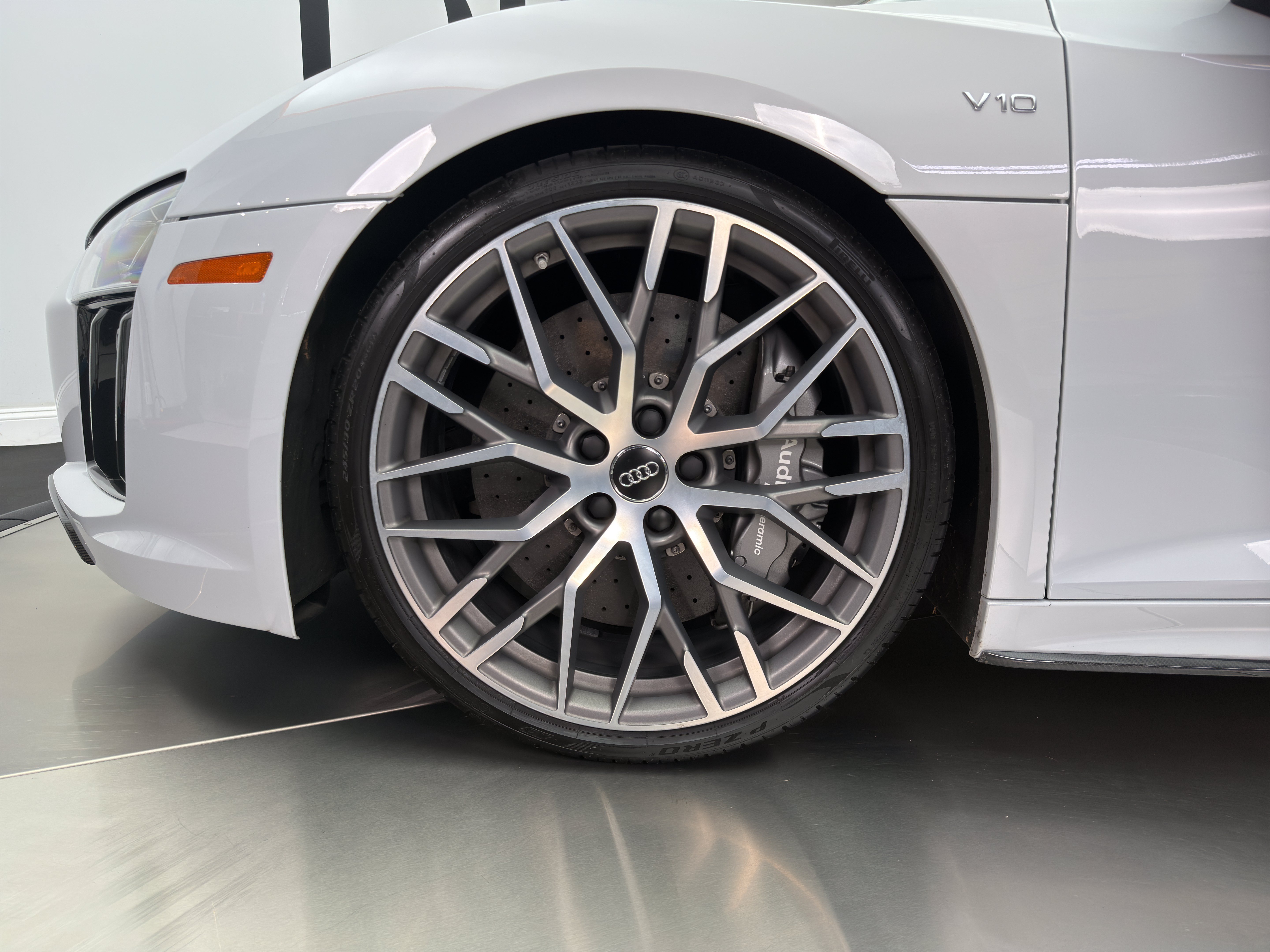 Used 2018 Audi R8 V10 plus AWD/4WD image 4