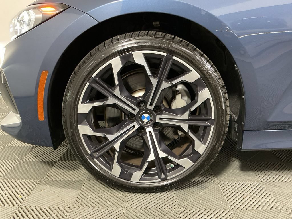 Certified 2025 BMW 330i Sedan w/ Premium Package RWD image 32