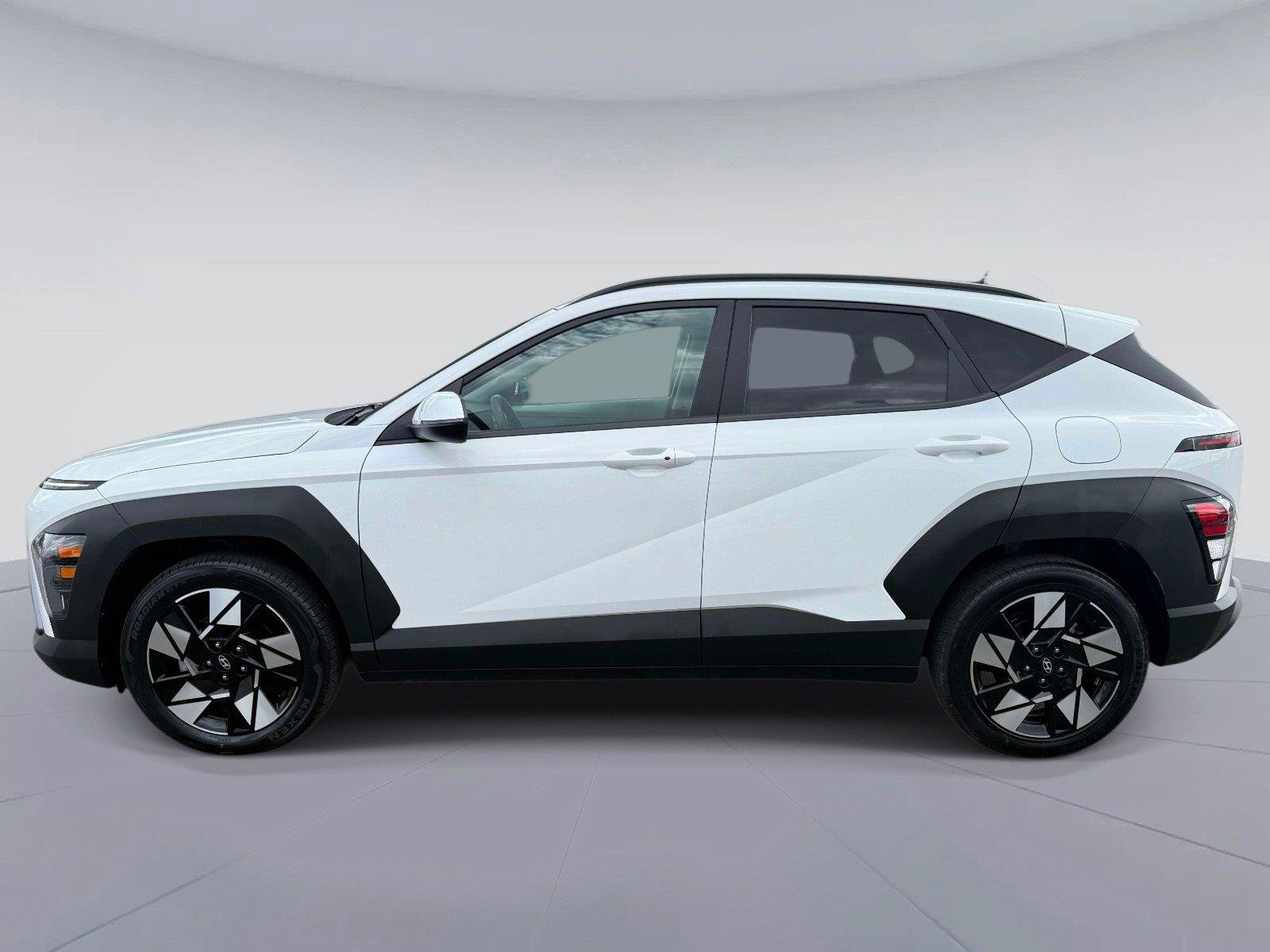 Used 2025 Hyundai Kona SEL FWD image 7