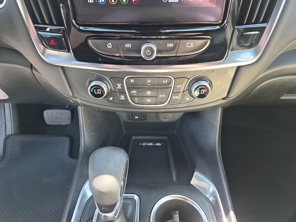 Used 2023 Chevrolet Traverse LT AWD/4WD image 40
