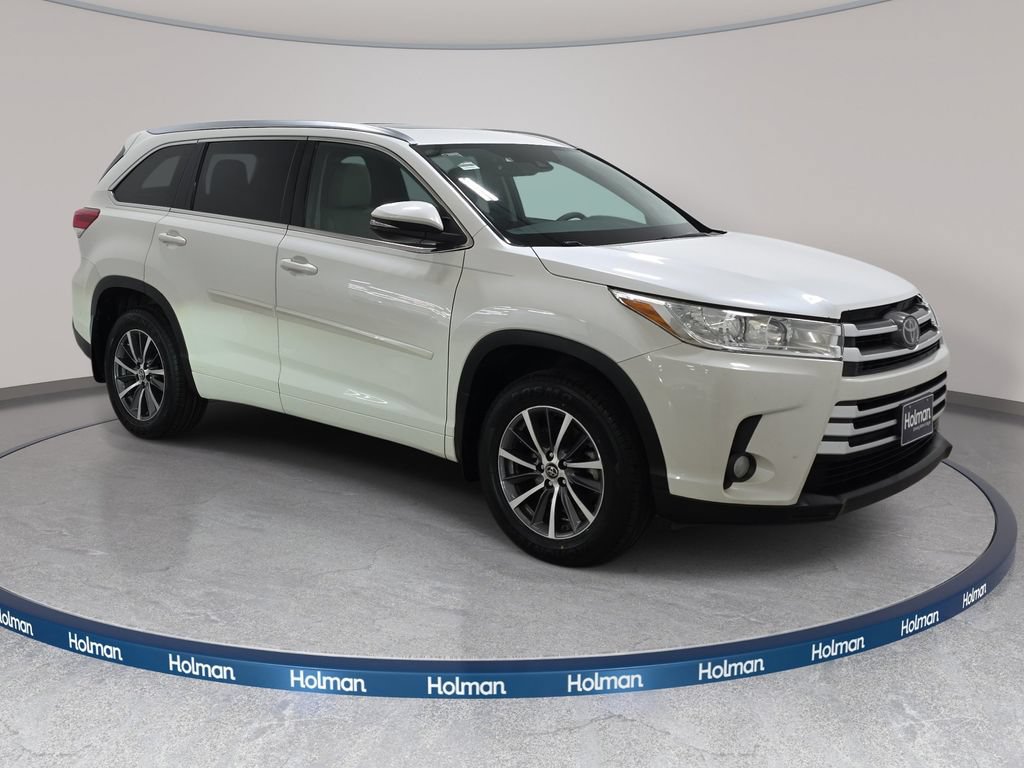 Used 2018 Toyota Highlander XLE w/ Protection Package #3 AWD/4WD image 4