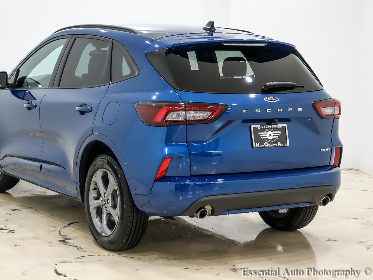 Used 2023 Ford Escape ST-Line w/ Tech Pack #1 AWD/4WD image 9