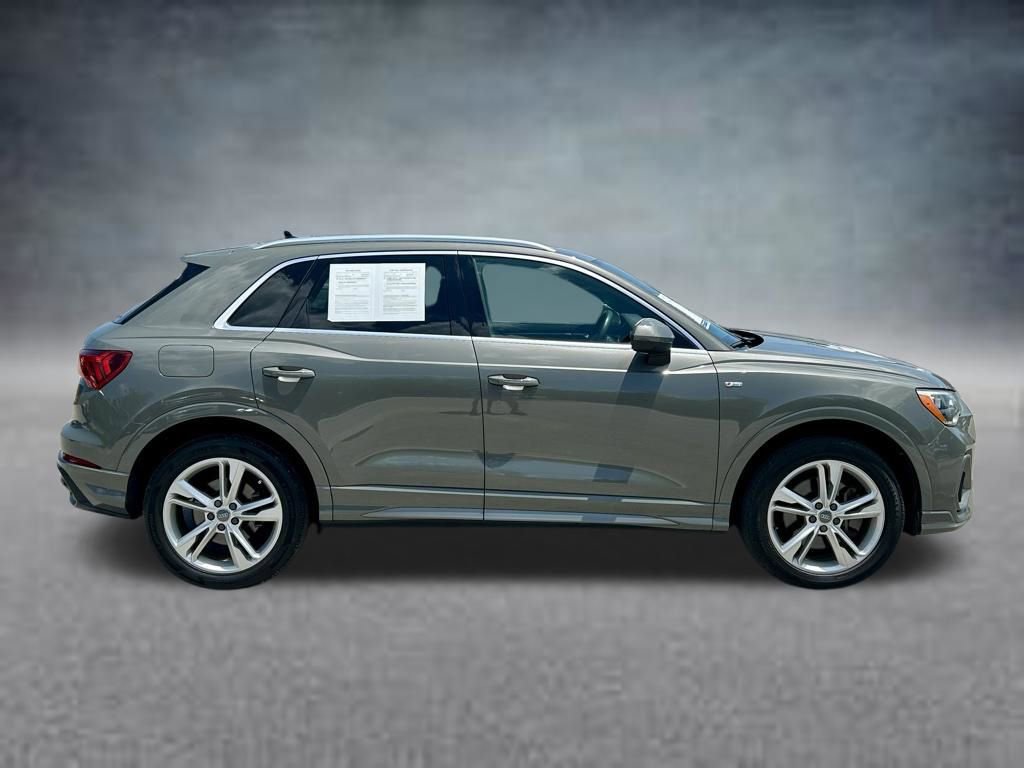 Used 2020 Audi Q3 2.0T Premium w/ Convenience Package AWD/4WD image 4