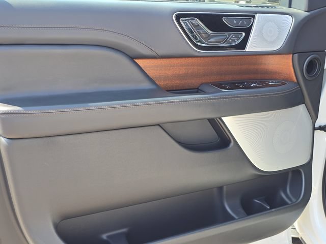 Used 2023 Lincoln Navigator L Black Label AWD/4WD image 8