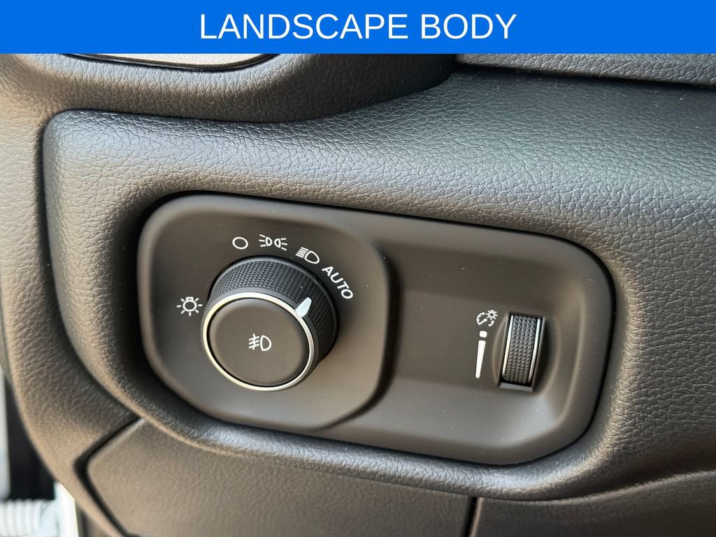 New 2026 RAM 3500 Tradesman AWD/4WD image 18