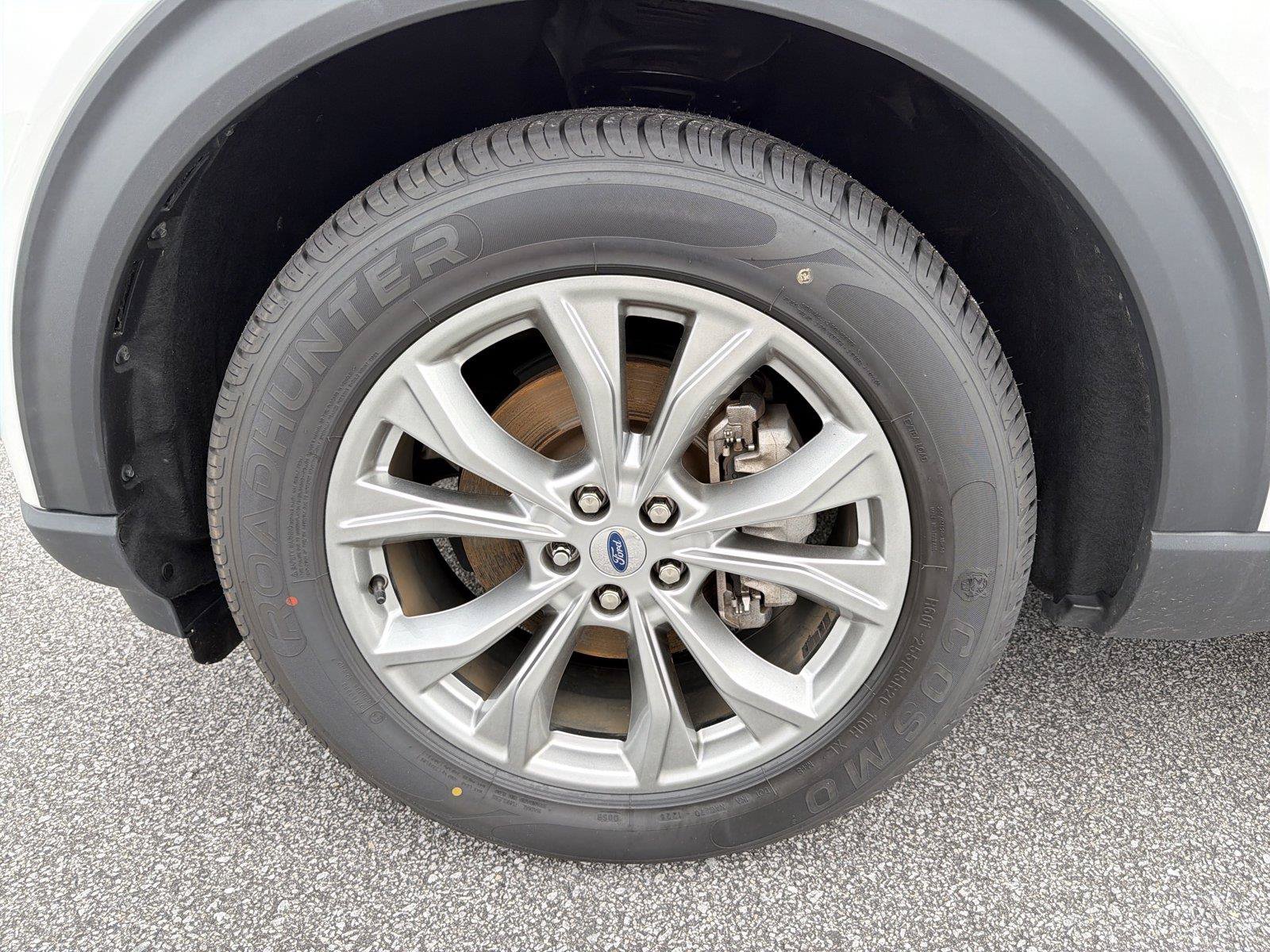 Used 2023 Ford Explorer XLT w/ Equipment Group 202A RWD image 10